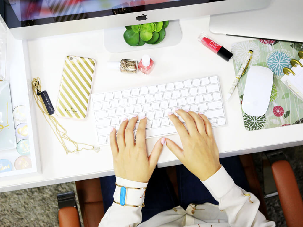 Foyer und Blick auf den See